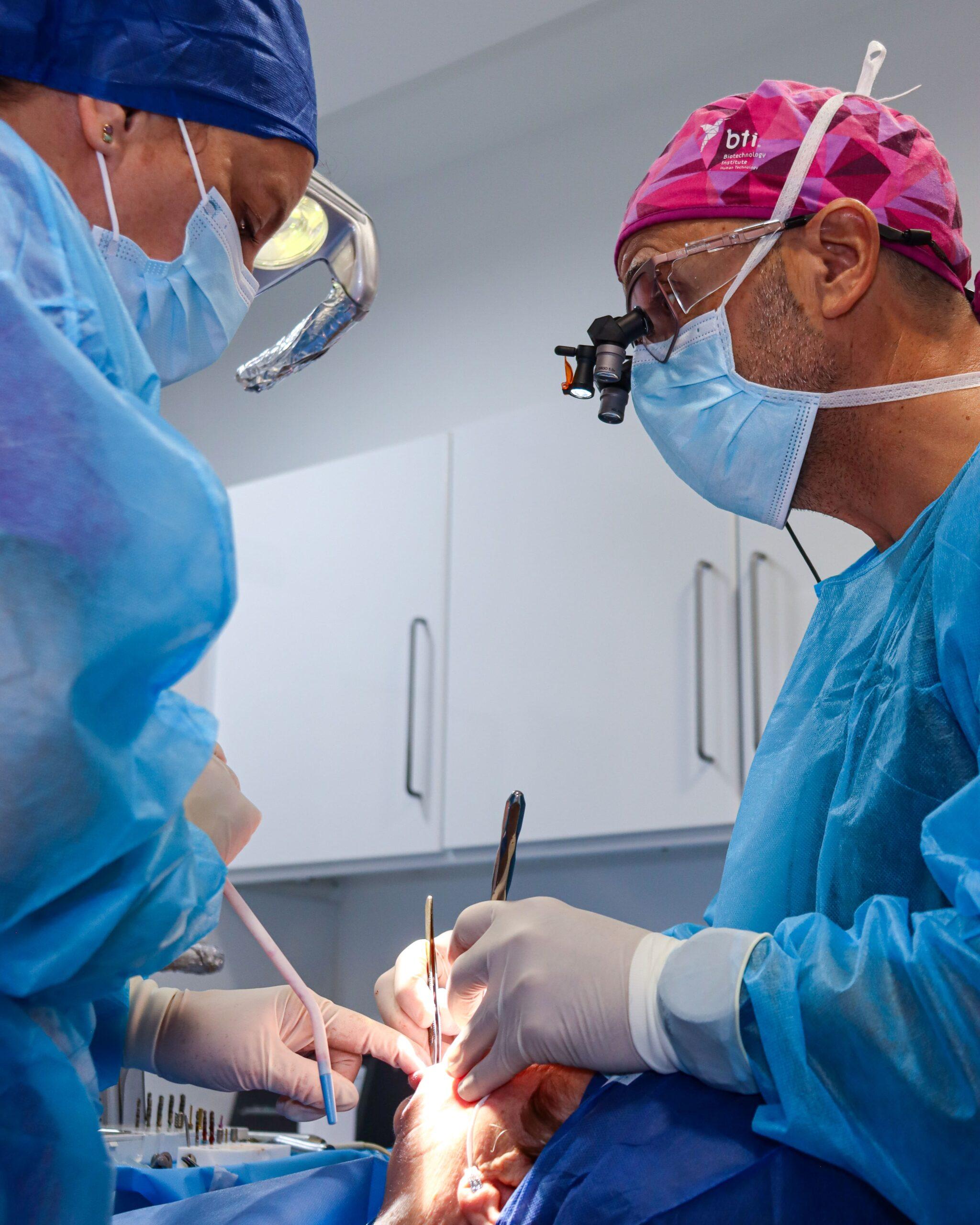 implantes MARHUENDA